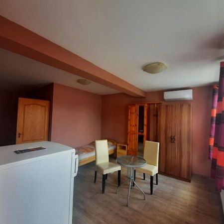 Ikszt Vendeghaz Hotell Dávod Eksteriør bilde